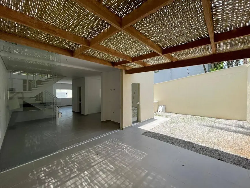 Foto 6 de Sobrado com 4 quartos à venda, 150m2 em Sao Sebastiao - SP