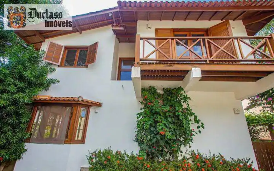 Foto 3 de Sobrado com 4 quartos à venda, 216m2 em Ilhabela - SP