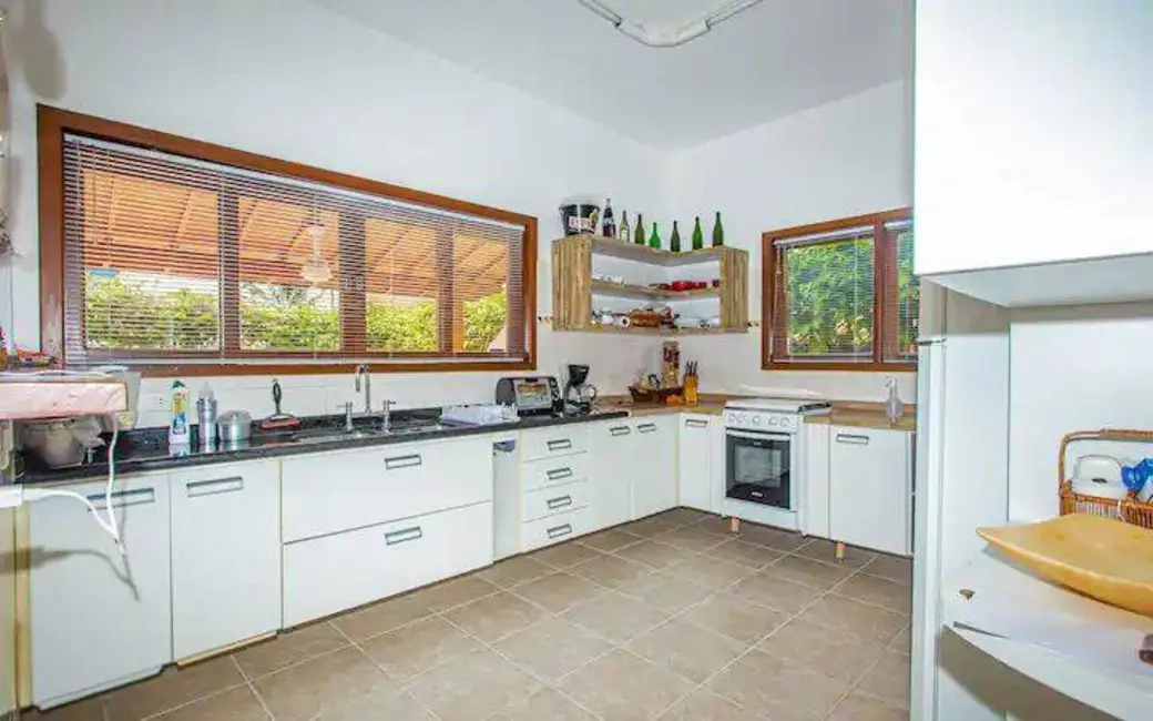 Sobrado com 4 quartos à venda, 216m2 em Ilhabela - SP - imagem 9 Foto 9 de Sobrado com 4 quartos à venda, 216m2 em Ilhabela - SP