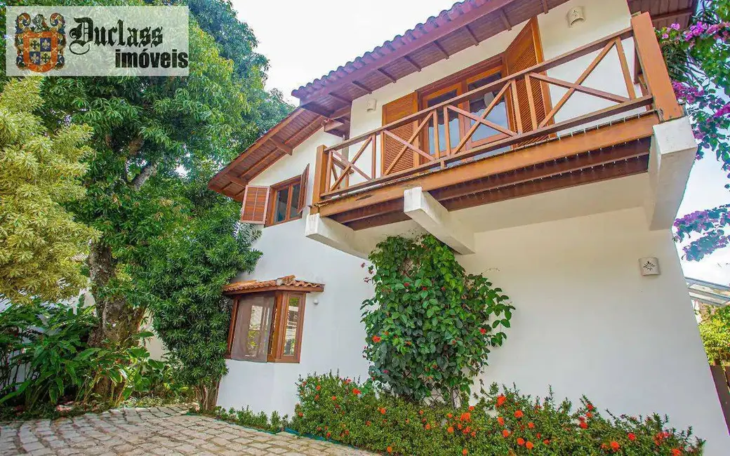 Foto 4 de Sobrado com 4 quartos à venda, 216m2 em Ilhabela - SP