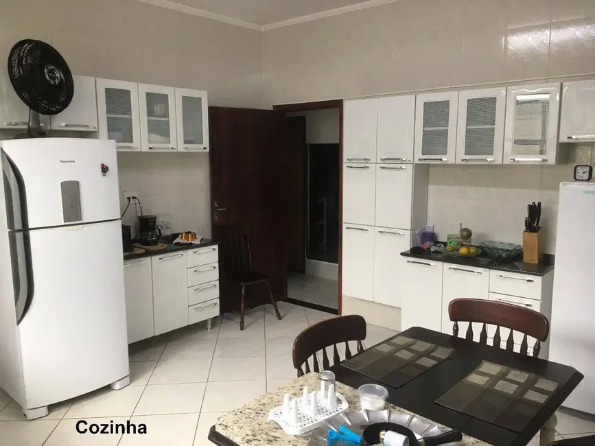 Foto 4 de Casa com 3 quartos à venda, 180m2 em Praia Grande - SP