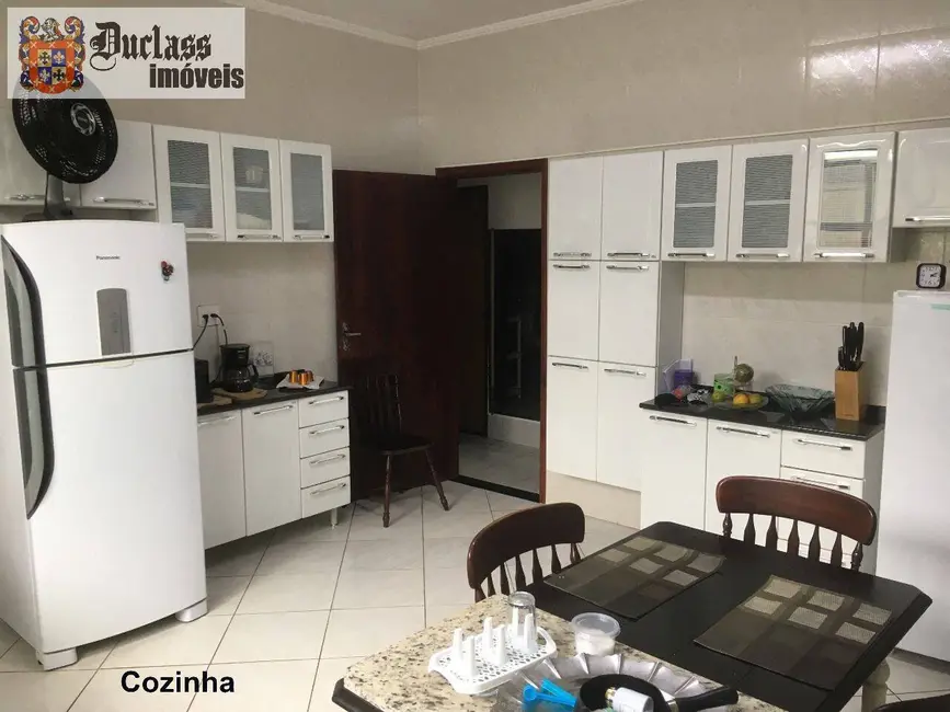 Foto 4 de Casa com 3 quartos à venda, 180m2 em Praia Grande - SP