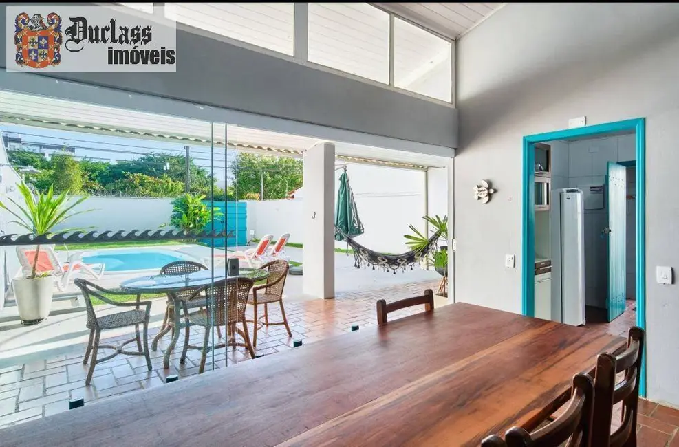 Foto 2 de Casa com 3 quartos à venda, 210m2 em Ubatuba - SP
