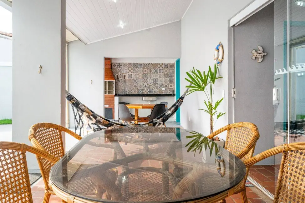 Foto 7 de Casa com 3 quartos à venda, 210m2 em Ubatuba - SP