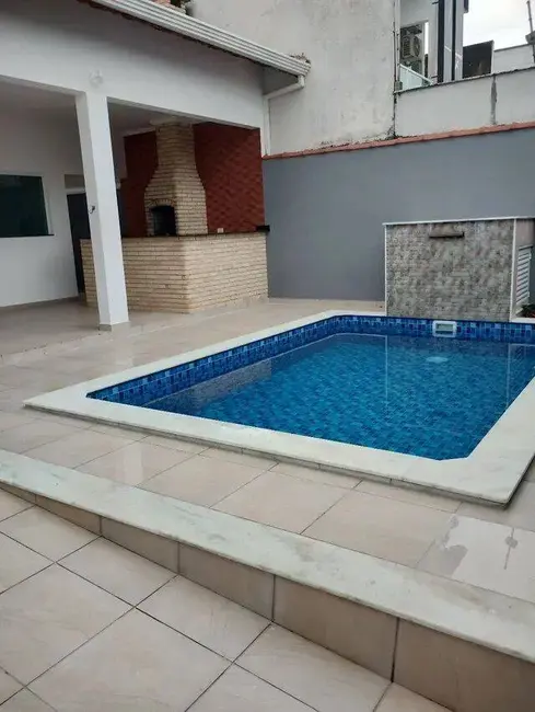 Foto 1 de Casa com 3 quartos à venda, 140m2 em Centro, Peruibe - SP