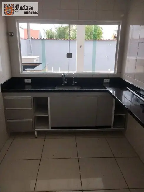 Casa com 3 quartos à venda, 140m2 em Centro, Peruibe - SP - imagem 3 Foto 3 de Casa com 3 quartos à venda, 140m2 em Centro, Peruibe - SP