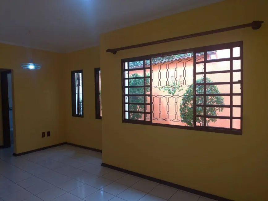 Foto 4 de Casa com 2 quartos à venda, 147m2 em Jardim do Lago, Atibaia - SP