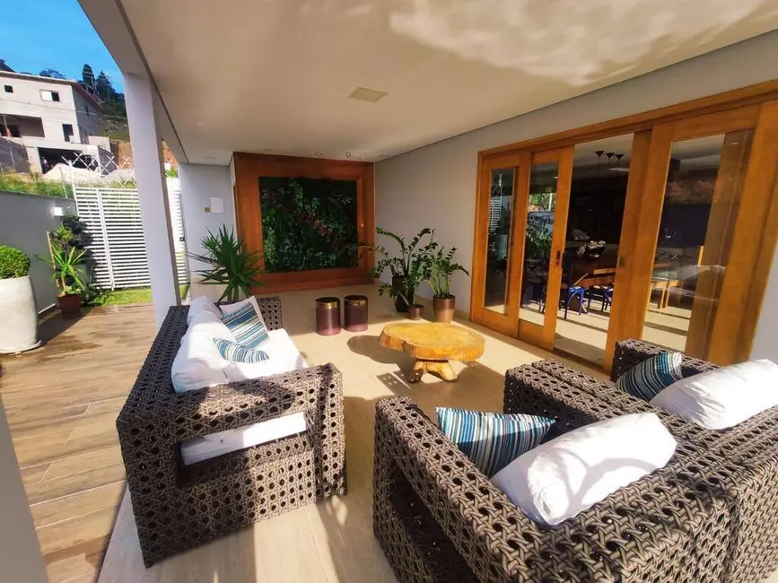 Foto 6 de Sobrado com 3 quartos à venda, 800m2 em Esmeralda Park (Caucaia do Alto), Cotia - SP