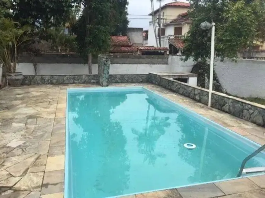 Foto 2 de Casa com 8 quartos à venda, 450m2 em Caraguatatuba - SP