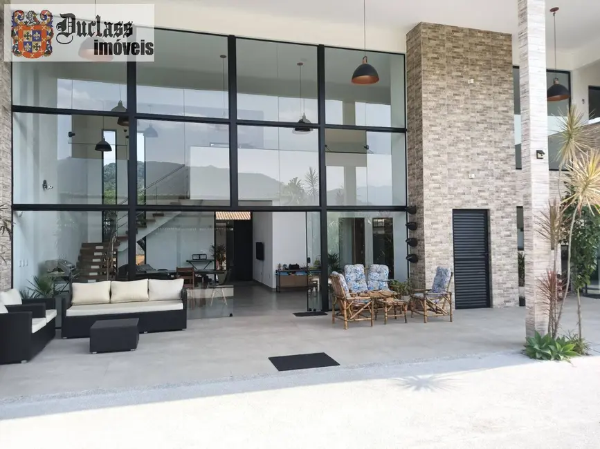 Sobrado com 4 quartos à venda, 360m2 em Ubatuba - SP - imagem 1 Foto 1 de Sobrado com 4 quartos à venda, 360m2 em Ubatuba - SP
