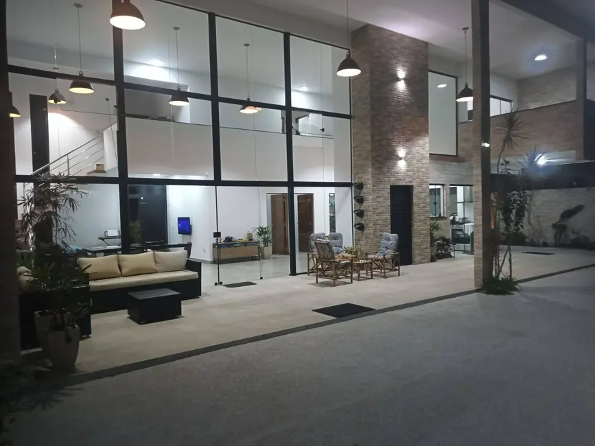 Foto 5 de Sobrado com 4 quartos à venda, 360m2 em Ubatuba - SP