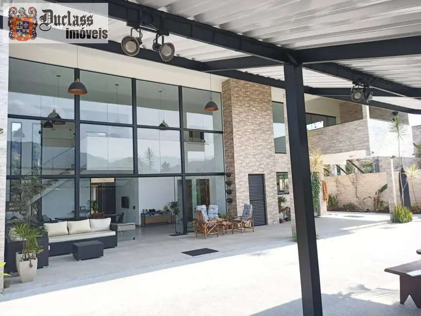 Sobrado com 4 quartos à venda, 360m2 em Ubatuba - SP - imagem 2 Foto 2 de Sobrado com 4 quartos à venda, 360m2 em Ubatuba - SP