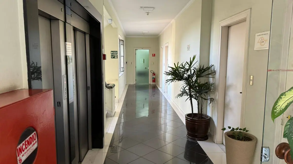 Sala Comercial à venda, 77m2 em Sé, São Paulo - SP - imagem 2 Foto 2 de Sala Comercial à venda, 77m2 em Sé, São Paulo - SP