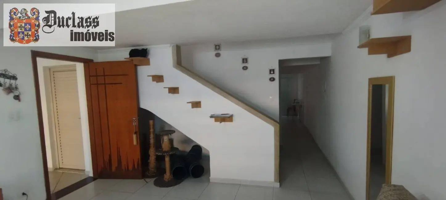 Sobrado com 4 quartos à venda, 132m2 em Centro, Taubate - SP - imagem 7 Foto 7 de Sobrado com 4 quartos à venda, 132m2 em Centro, Taubate - SP