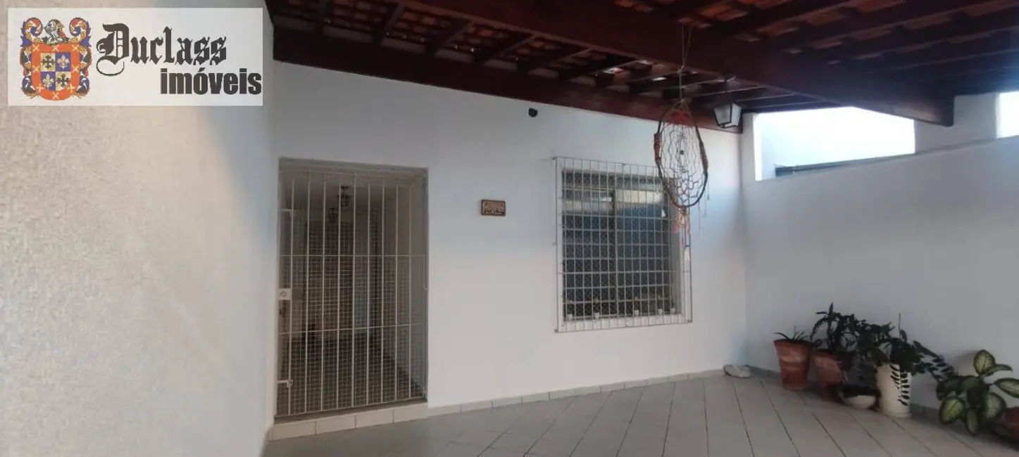 Sobrado com 4 quartos à venda, 132m2 em Centro, Taubate - SP - imagem 2 Foto 2 de Sobrado com 4 quartos à venda, 132m2 em Centro, Taubate - SP