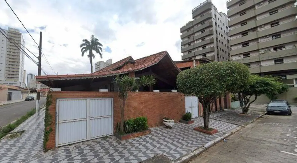 Casa com 3 quartos à venda, 200m2 em Aviação, Praia Grande - SP - imagem 1 Foto 1 de Casa com 3 quartos à venda, 200m2 em Aviação, Praia Grande - SP