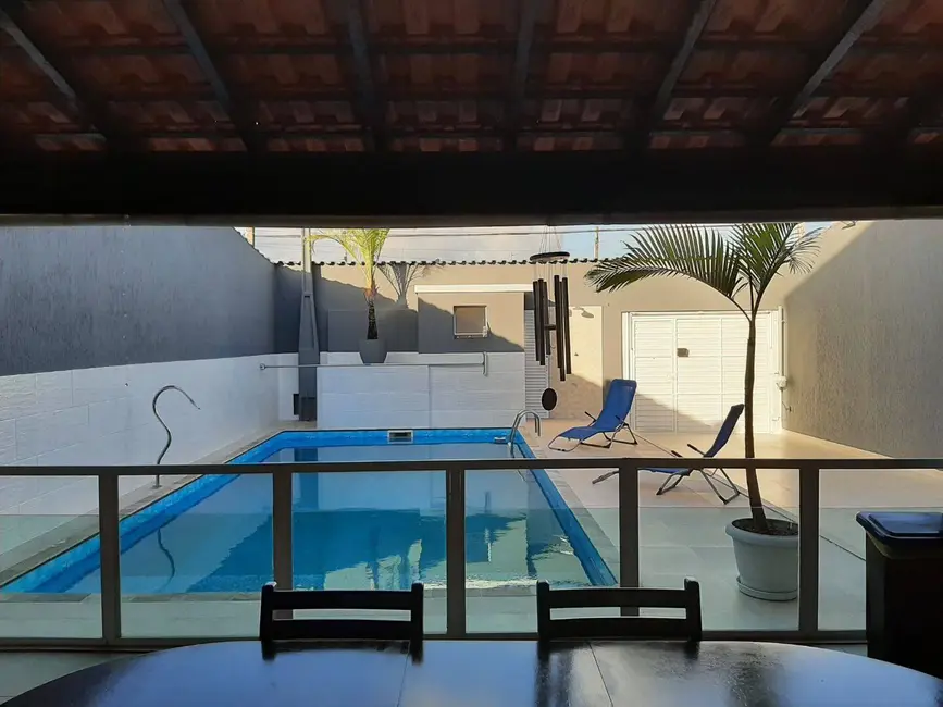 Foto 9 de Sobrado com 5 quartos à venda, 340m2 em Itanhaem - SP