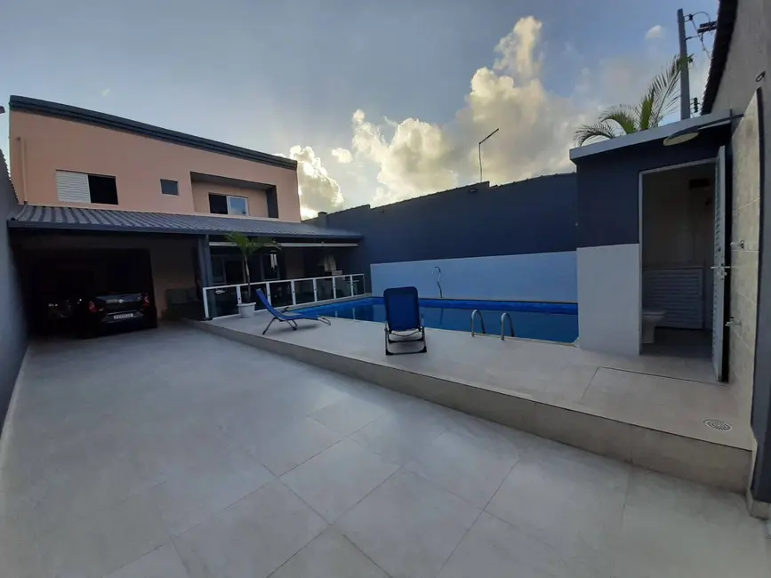 Foto 5 de Sobrado com 5 quartos à venda, 340m2 em Itanhaem - SP