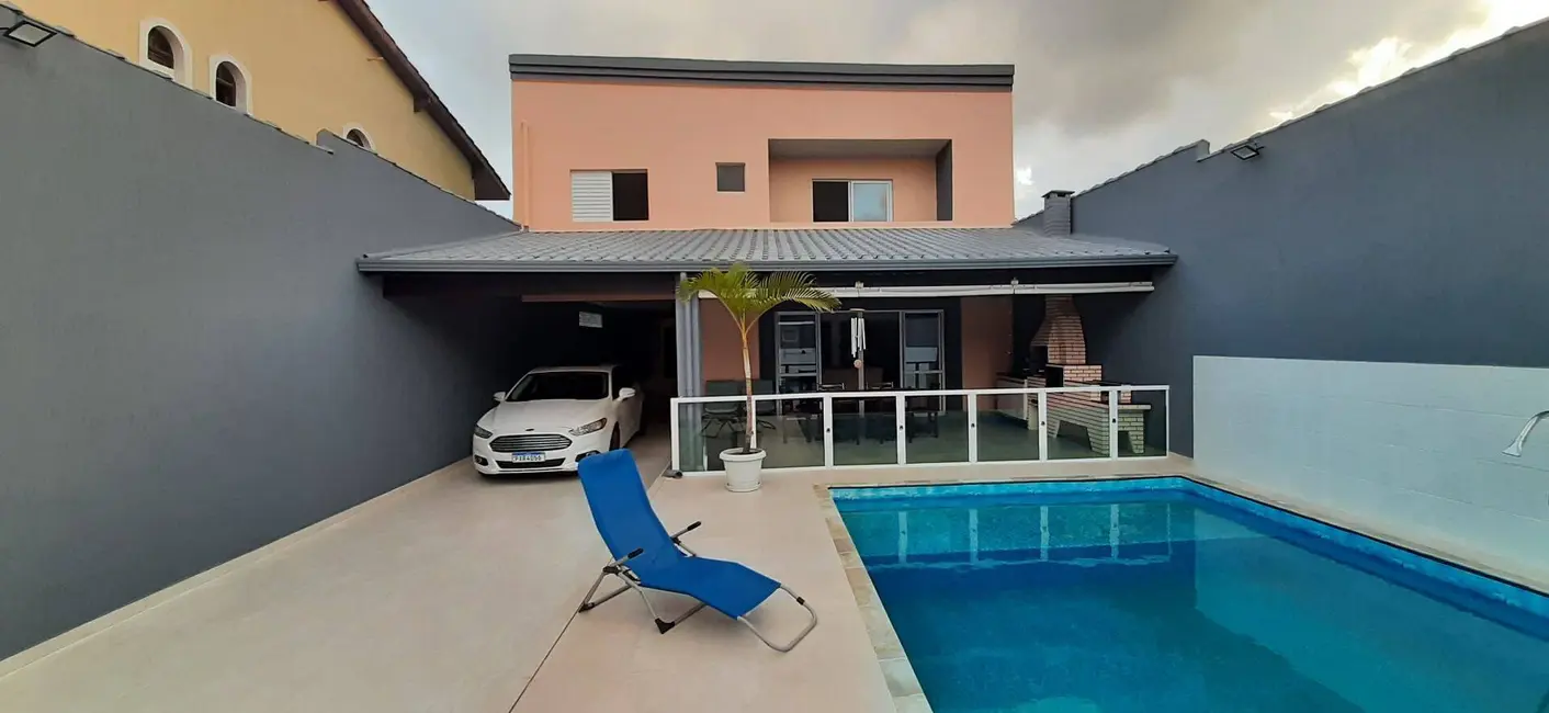 Foto 4 de Sobrado com 5 quartos à venda, 340m2 em Itanhaem - SP