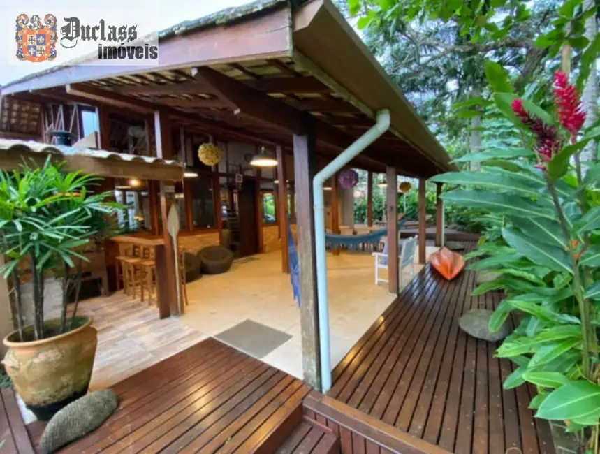 Foto 2 de Sobrado com 3 quartos à venda, 156m2 em Ubatuba - SP