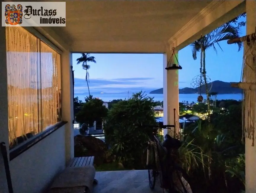 Foto 1 de Casa com 4 quartos à venda, 180m2 em Ubatuba - SP