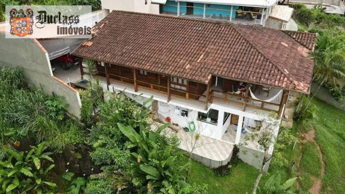 Foto 1 de Casa com 4 quartos à venda, 180m2 em Ubatuba - SP