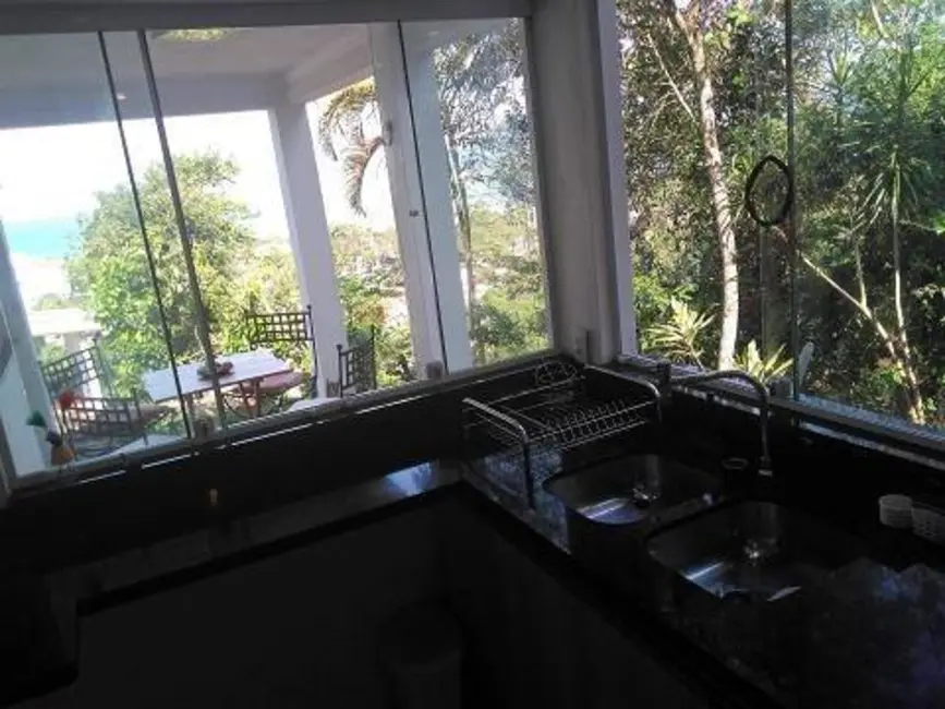 Foto 9 de Casa com 4 quartos à venda, 180m2 em Ubatuba - SP