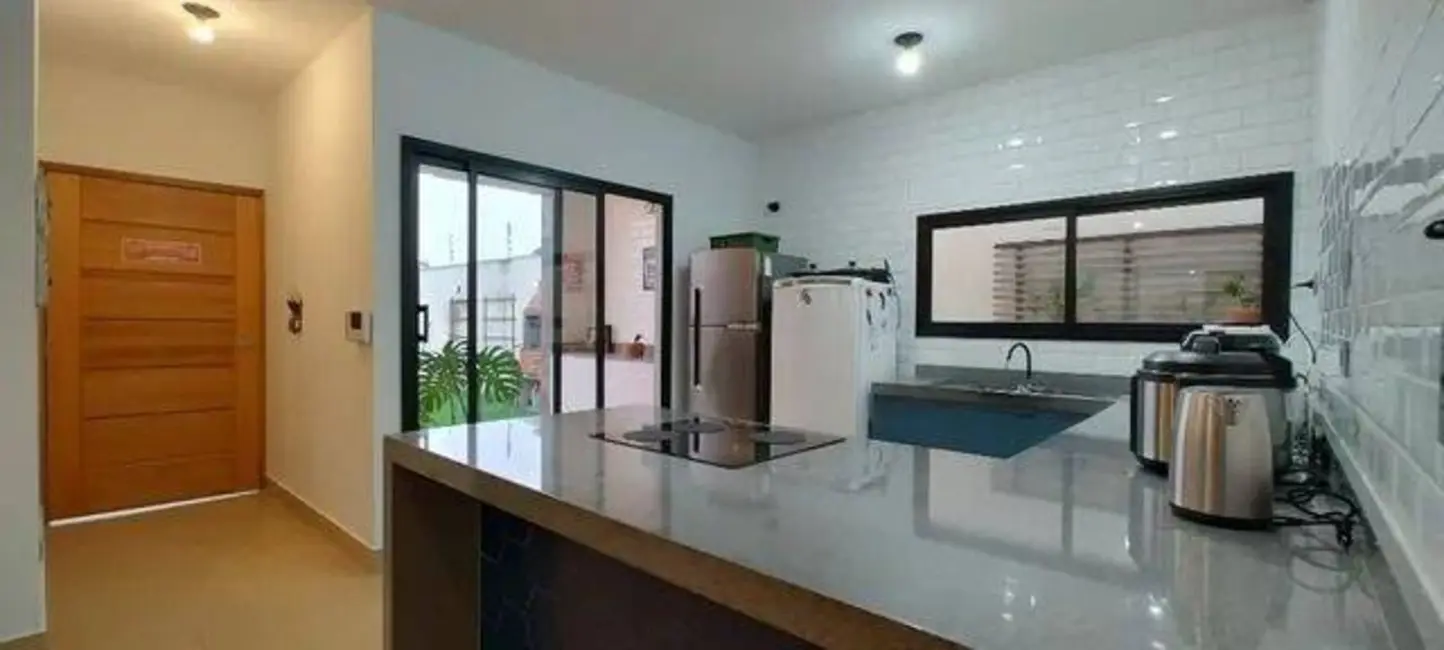 Foto 3 de Casa com 3 quartos à venda, 115m2 em Pontal de Santa Marina, Caraguatatuba - SP