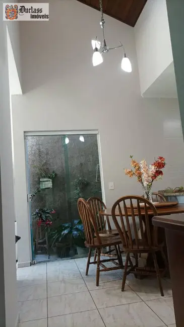 Casa com 3 quartos à venda, 130m2 em Parque Cidade Jardim II, Jundiai - SP - imagem 2 Foto 2 de Casa com 3 quartos à venda, 130m2 em Parque Cidade Jardim II, Jundiai - SP
