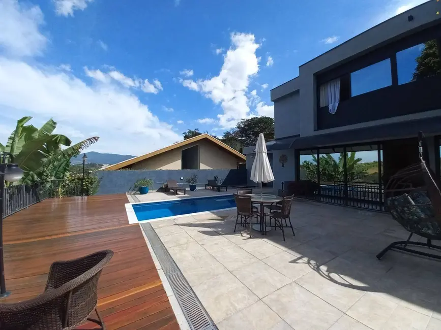 Sobrado com 4 quartos à venda, 320m2 em Bom Jesus Dos Perdoes - SP - imagem 7 Foto 7 de Sobrado com 4 quartos à venda, 320m2 em Bom Jesus Dos Perdoes - SP