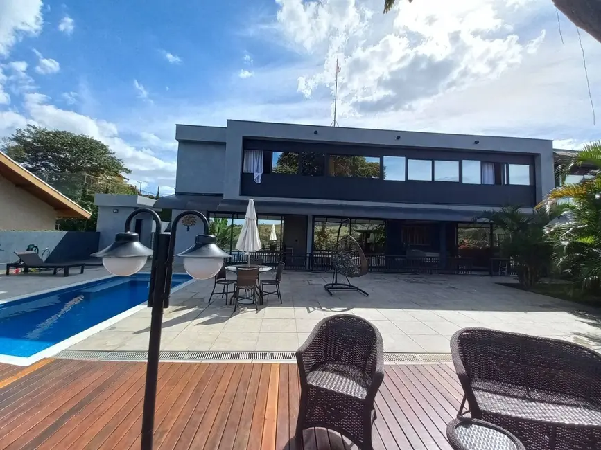 Sobrado com 4 quartos à venda, 320m2 em Bom Jesus Dos Perdoes - SP - imagem 8 Foto 8 de Sobrado com 4 quartos à venda, 320m2 em Bom Jesus Dos Perdoes - SP