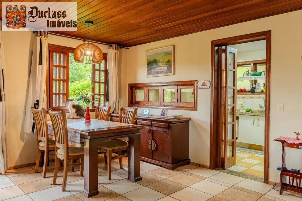 Foto 5 de Chácara com 4 quartos à venda, 200m2 em Campos Do Jordao - SP