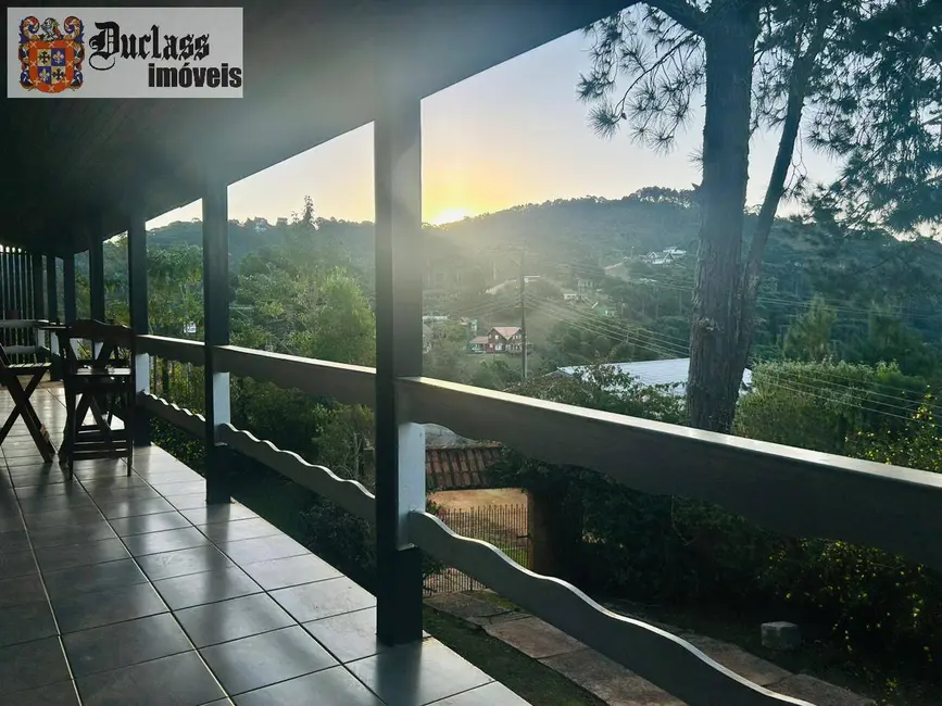 Chácara com 5 quartos à venda, 305m2 em Campos Do Jordao - SP - imagem 7 Foto 7 de Chácara com 5 quartos à venda, 305m2 em Campos Do Jordao - SP