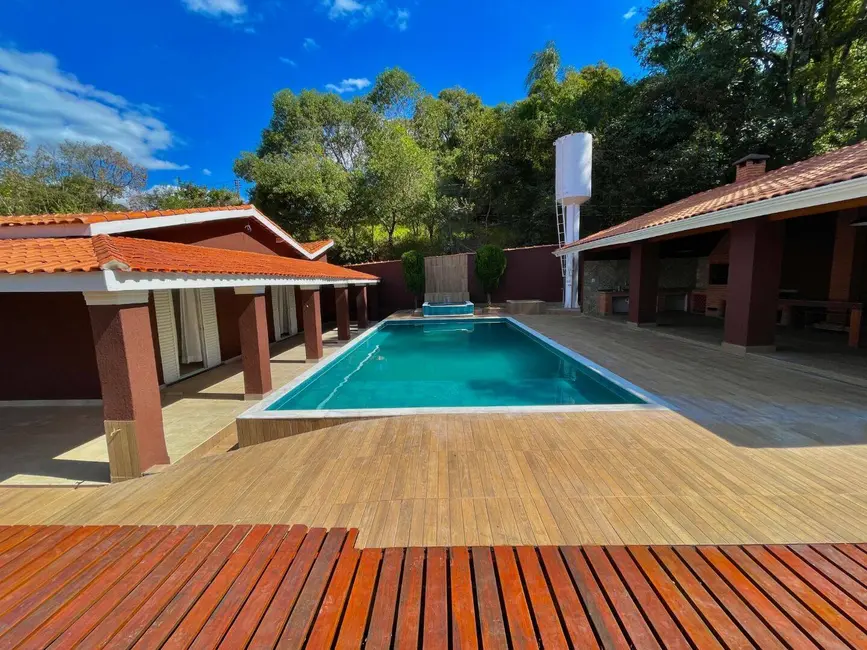 Chácara com 3 quartos à venda, 480m2 em Campo Novo, Braganca Paulista - SP - imagem 2 Foto 2 de Chácara com 3 quartos à venda, 480m2 em Campo Novo, Braganca Paulista - SP