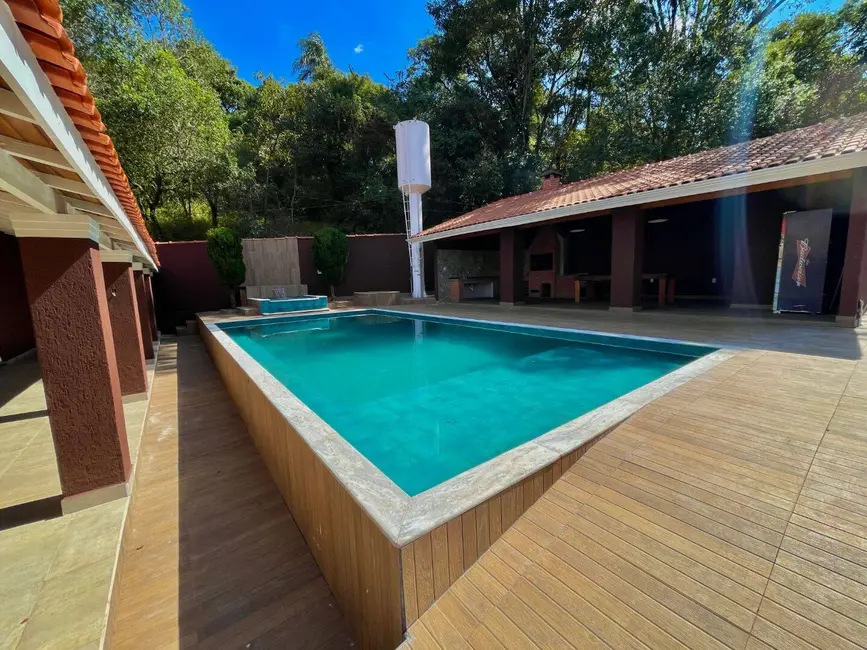 Chácara com 3 quartos à venda, 480m2 em Campo Novo, Braganca Paulista - SP - imagem 4 Foto 4 de Chácara com 3 quartos à venda, 480m2 em Campo Novo, Braganca Paulista - SP