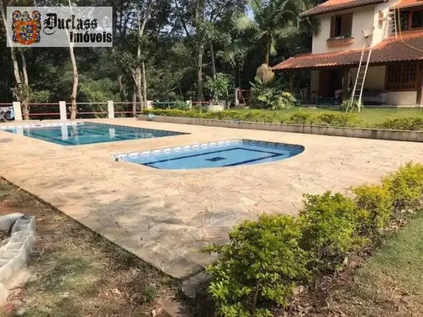 Chácara com 6 quartos à venda, 235m2 em Mairipora - SP - imagem 3 Foto 3 de Chácara com 6 quartos à venda, 235m2 em Mairipora - SP