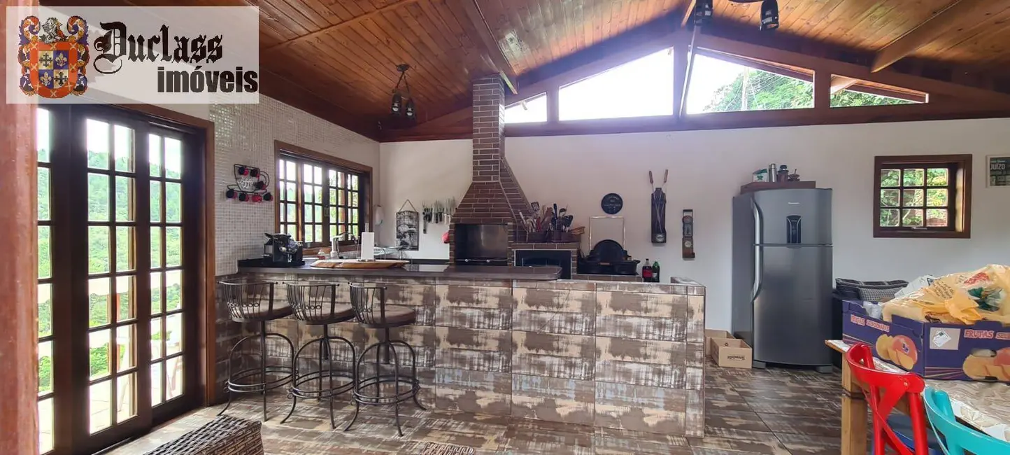 Foto 8 de Chácara com 4 quartos à venda, 230m2 em Campos Do Jordao - SP