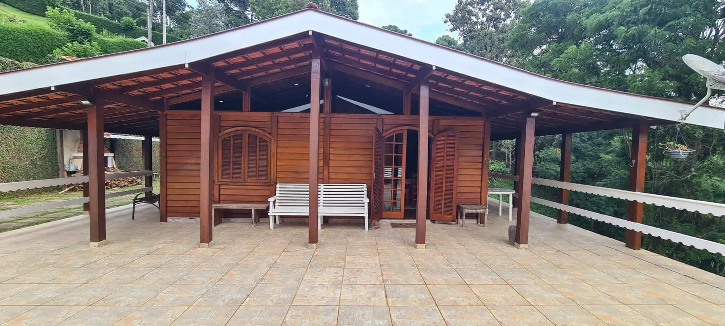 Foto 1 de Chácara com 4 quartos à venda, 230m2 em Campos Do Jordao - SP