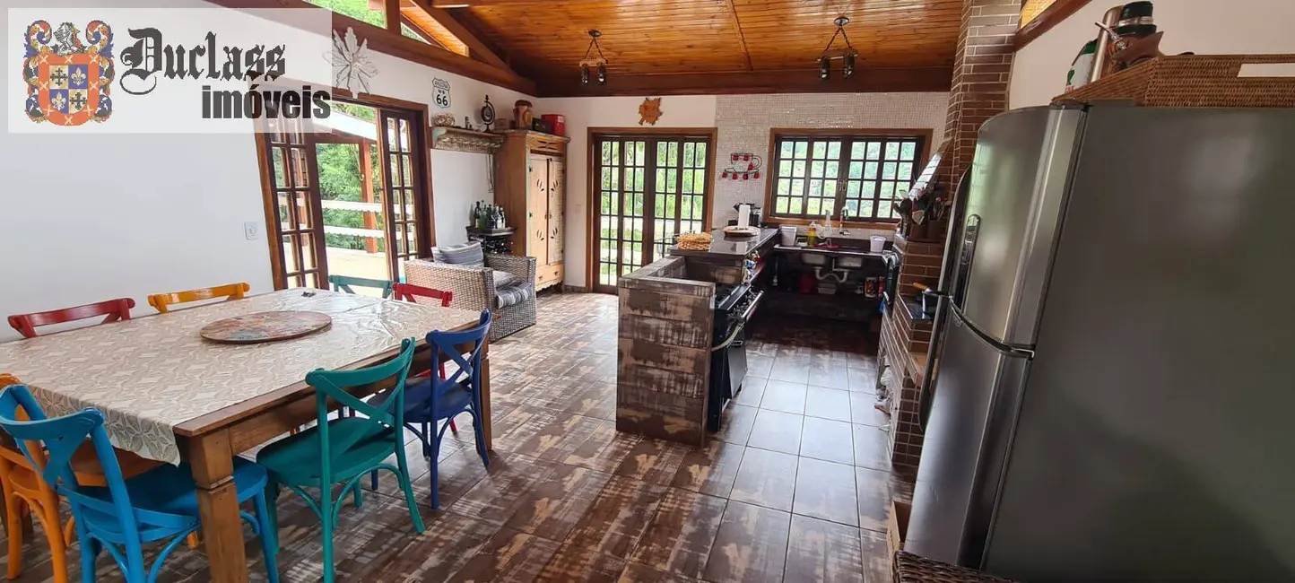 Foto 5 de Chácara com 4 quartos à venda, 230m2 em Campos Do Jordao - SP