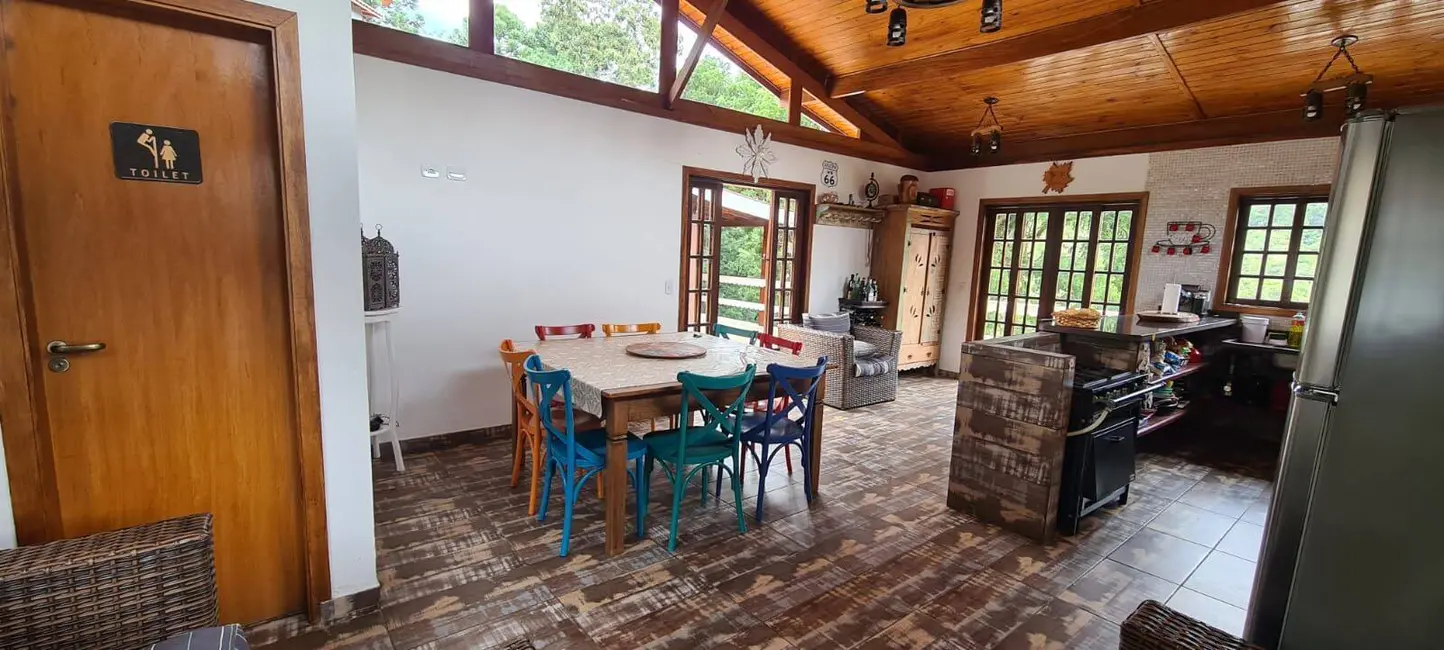 Foto 7 de Chácara com 4 quartos à venda, 230m2 em Campos Do Jordao - SP