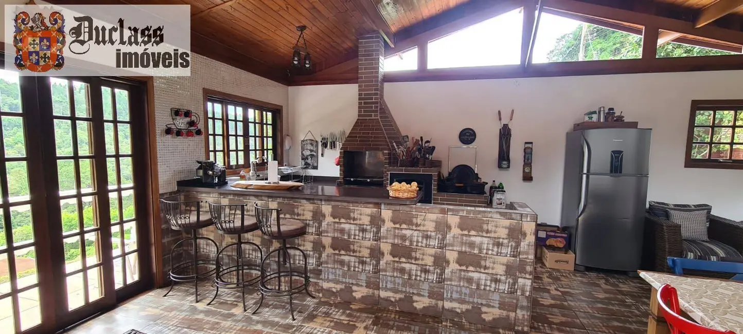 Foto 6 de Chácara com 4 quartos à venda, 230m2 em Campos Do Jordao - SP