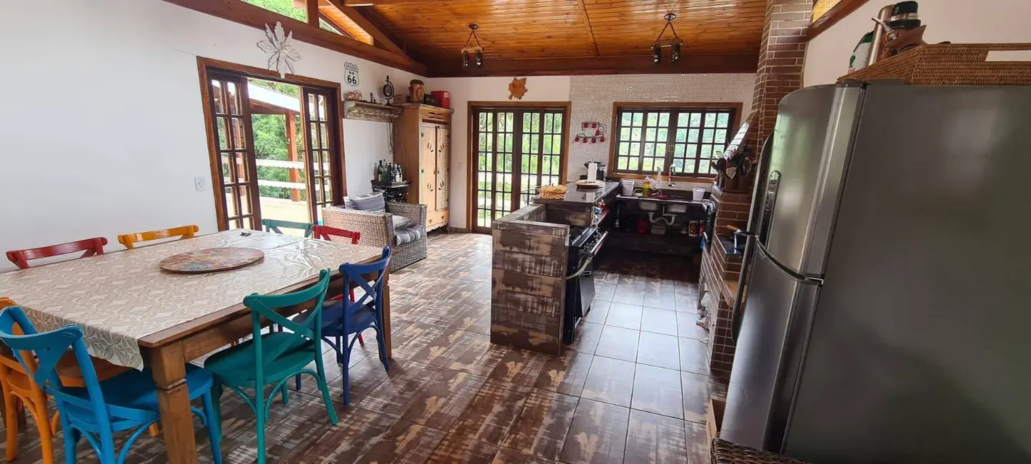 Foto 5 de Chácara com 4 quartos à venda, 230m2 em Campos Do Jordao - SP