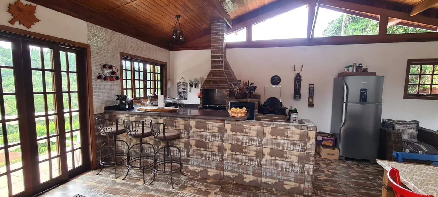Foto 6 de Chácara com 4 quartos à venda, 230m2 em Campos Do Jordao - SP