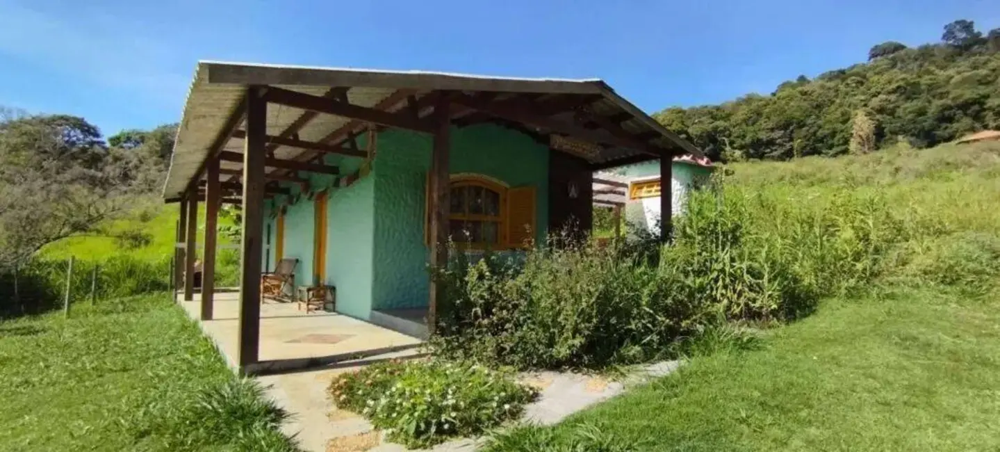 Sítio / Rancho com 2 quartos à venda, 60m2 em Centro, Vargem - SP - imagem 3 Foto 3 de Sítio / Rancho com 2 quartos à venda, 60m2 em Centro, Vargem - SP