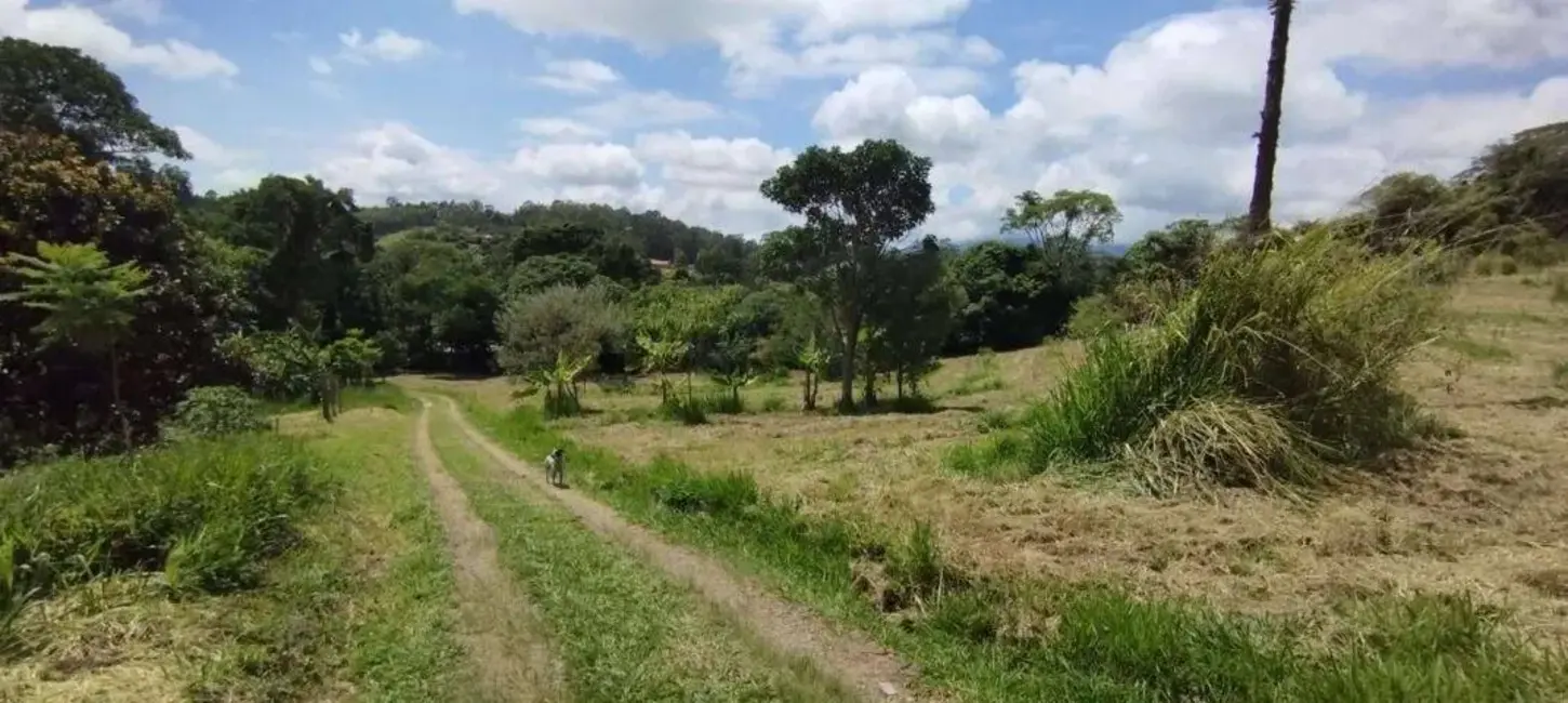 Sítio / Rancho com 2 quartos à venda, 60m2 em Centro, Vargem - SP - imagem 8 Foto 8 de Sítio / Rancho com 2 quartos à venda, 60m2 em Centro, Vargem - SP