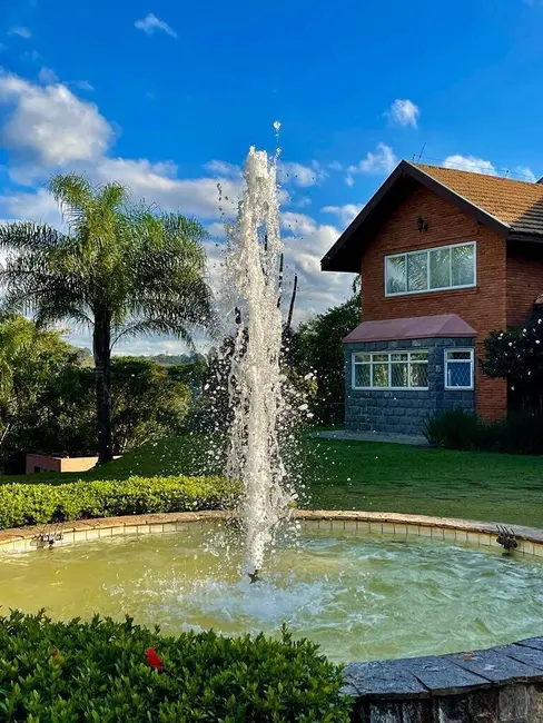 Foto 2 de Sobrado com 8 quartos à venda, 1100m2 em Caixa D´Água, Vinhedo - SP