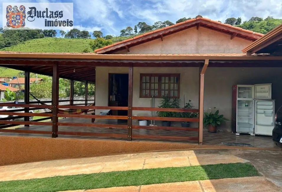 Foto 2 de Chácara com 3 quartos à venda, 230m2 em Camanducaia - MG