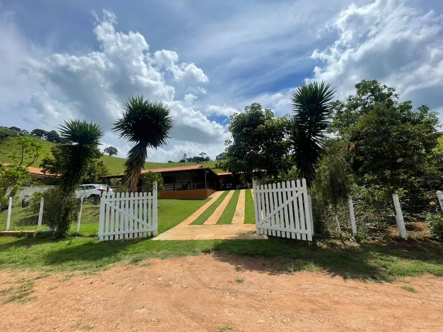 Foto 1 de Chácara com 3 quartos à venda, 230m2 em Camanducaia, MG