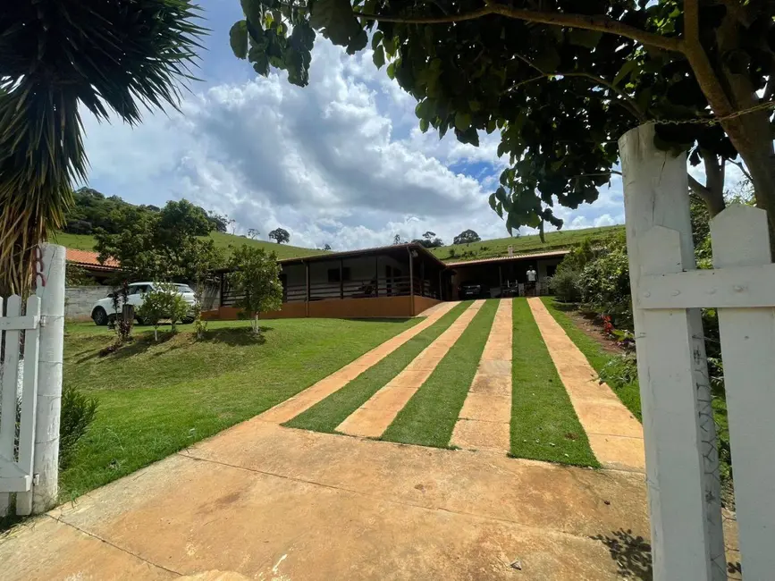 Foto 5 de Chácara com 3 quartos à venda, 230m2 em Camanducaia - MG