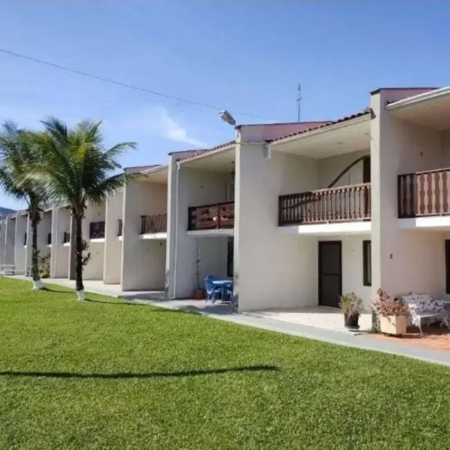 Foto 2 de Sobrado com 2 quartos à venda, 92m2 em Martim de Sá, Caraguatatuba - SP